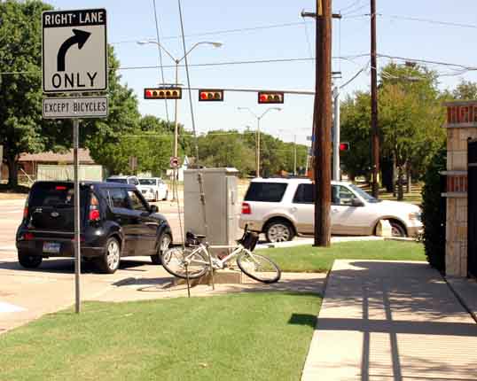 Bike lane merging with right turn lane at Beltline road.