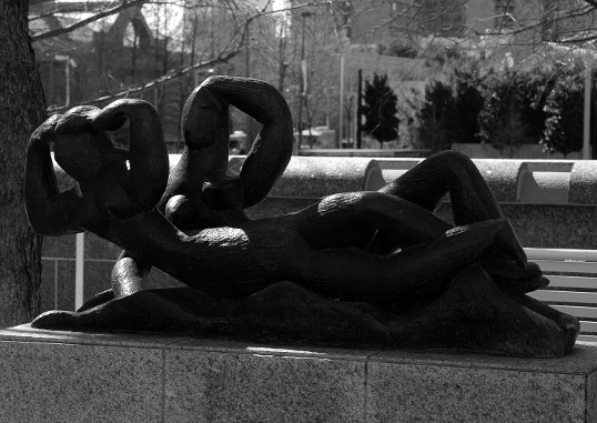 Les Ondines, Henri Laurens