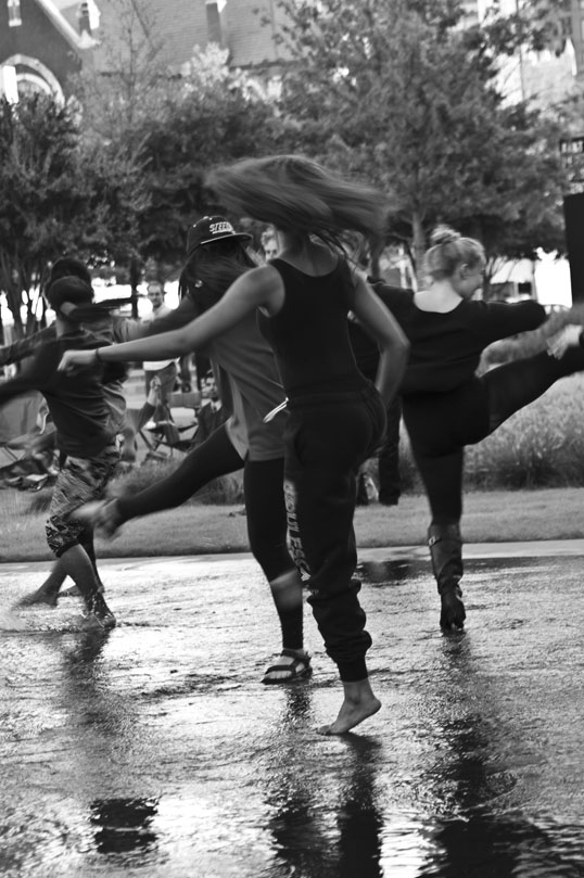 Dancers, Arts District, Dallas