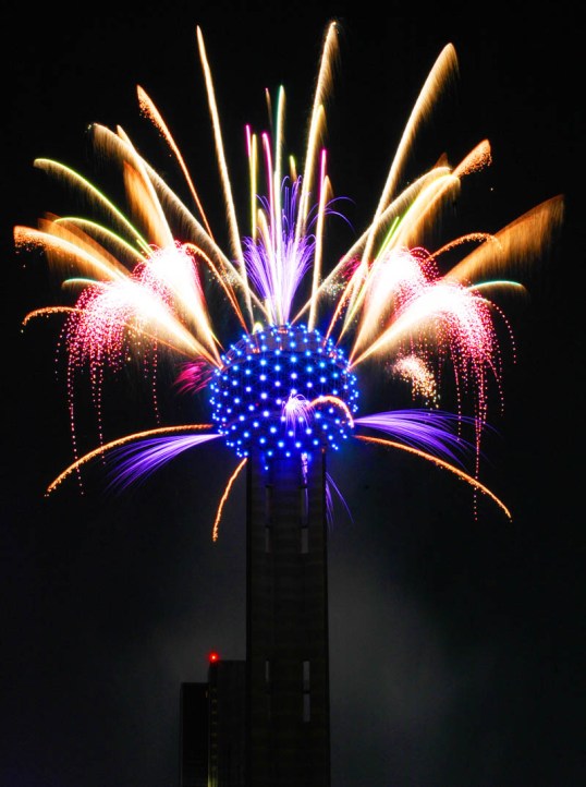 Fireworks from Reunion Tower, Dallas, Texas (click to enlarge)