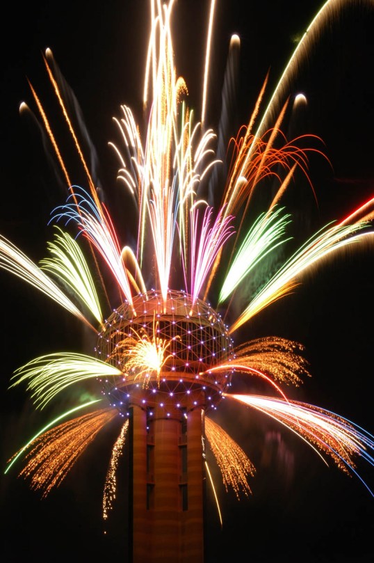 Fireworks from Reunion Tower, Dallas, Texas (click to enlarge)