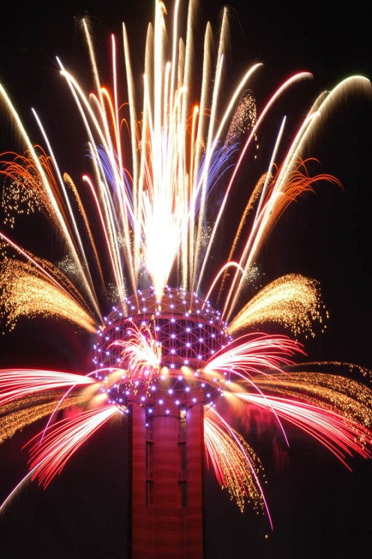Fireworks from Reunion Tower, Dallas, Texas (click to enlarge)