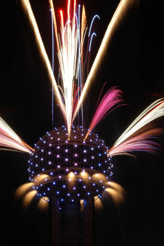 Fireworks from Reunion Tower, Dallas, Texas (click to enlarge)