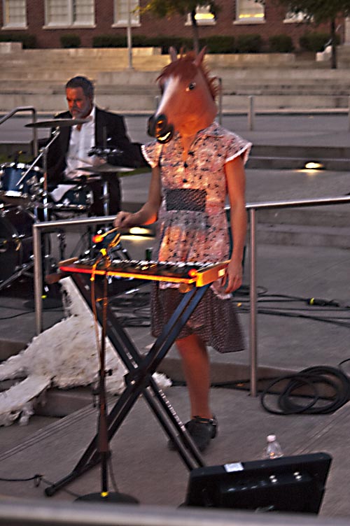 Best step-dancing, xylophone playing horse I've seen in awhile.