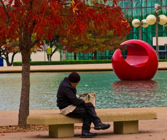 Dallas City Hall Plaza (click to enlarge)