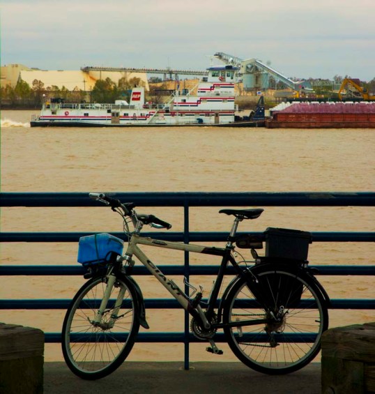 My Bike along the Mississippi, New Orleans (click to enlarge)