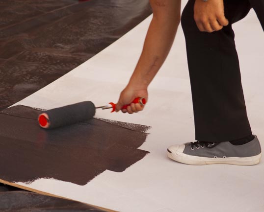 Alfredo Pina prepping his panel.