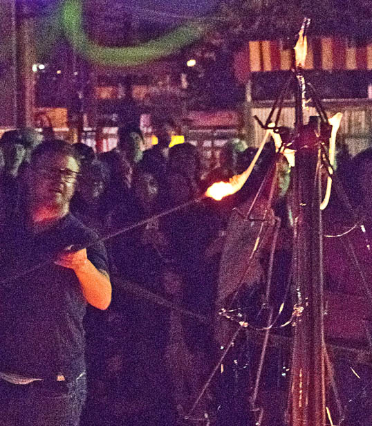 Pouring molten glass onto the Christmas Tree